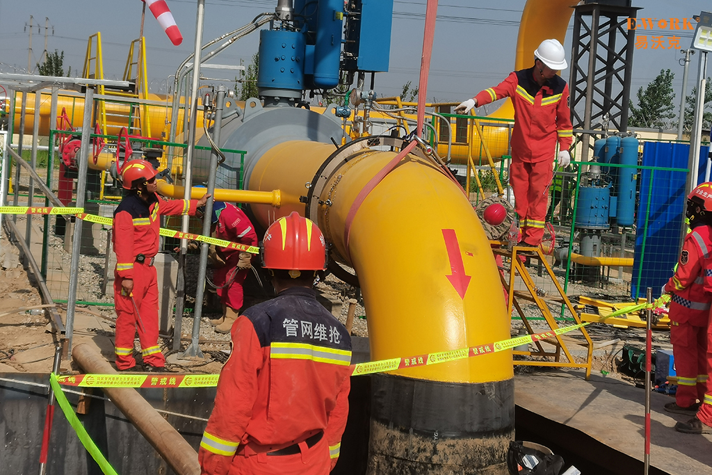 易沃克分瓣式切割坡口機(jī)維搶修現(xiàn)場